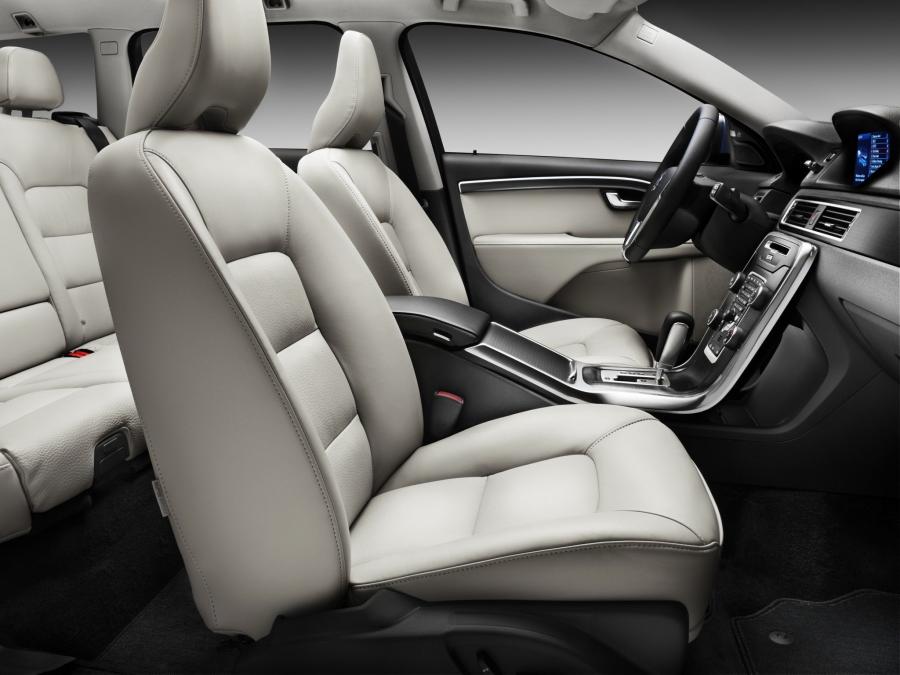  Volvo V70 D5 2009 года  (фото 3 из 12)